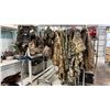 Image 1 : RACK OF ASSORTED HUNTING GEAR INCLUDING; JACKETS, GLOVES, HAT, BOOTS, PANTS & MORE *RACK NOT