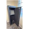 Image 4 : AN AMERICAN SECURITY PRODUCTS GUN SAFE WITH COMBO LOCK