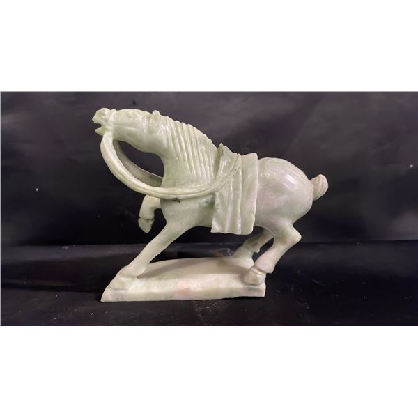 CHINESE CARVED JADE HORSE FIGURINE: 5"W X 4"T X 2"D *TIP OF TAIL IS BROKEN*