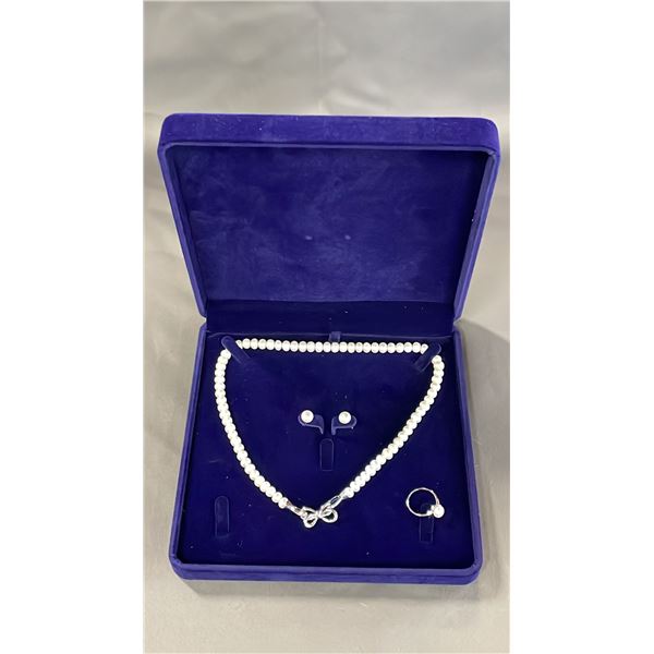 FRESHWATER PEARL BUTTERFLY BOW CHOKER WITH EARRINGS & RING