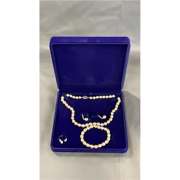 FRESHWATER PEARL NECKLACE, EARRINGS, BRACELET & RING