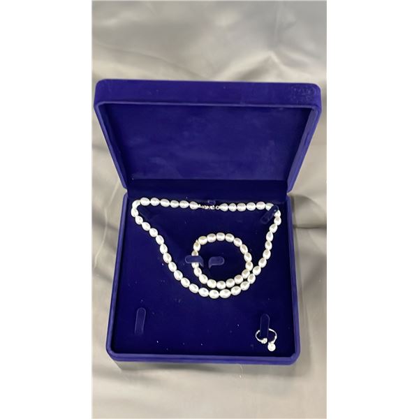 FRESHWATER PEARL NECKLACE, BRACELET & RING