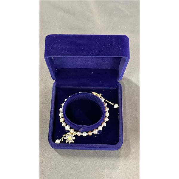 ADJUSTABLE FRESHWATER PEARL BRACELET WITH ZIRCON CRYSTAL FLOWER