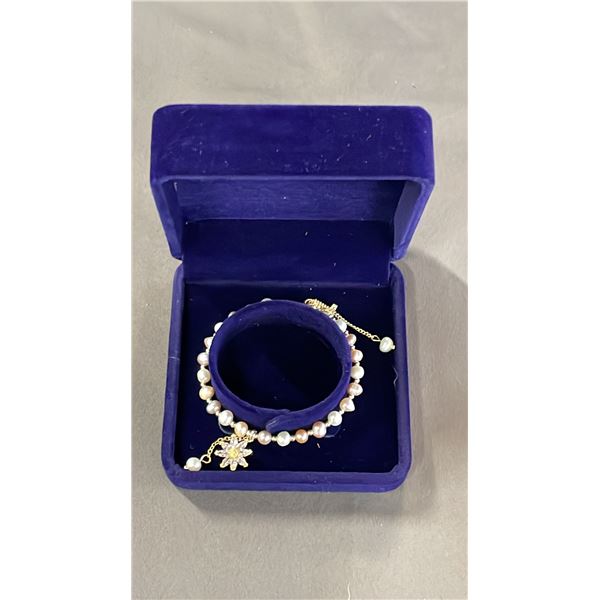 ADJUSTABLE FRESHWATER PEARL BRACELET WITH ZIRCON CRYSTAL FLOWER