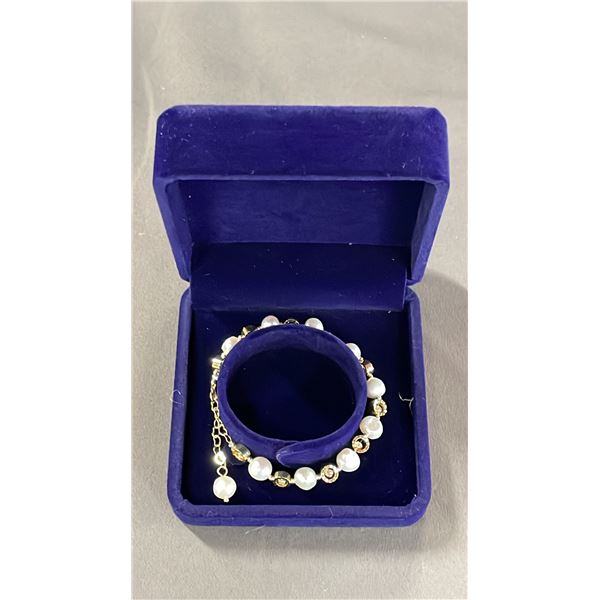 ADJUSTABLE WHITE FRESHWATER PEARL BRACELET