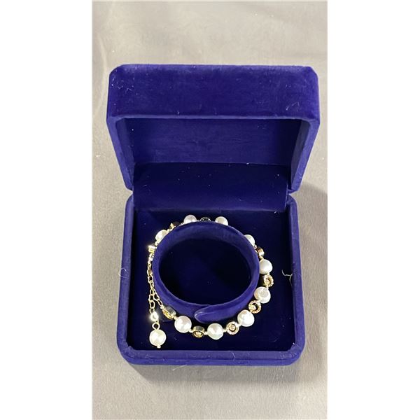 ADJUSTABLE WHITE FRESHWATER PEARL BRACELET