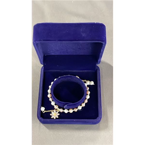 ADJUSTABLE FRESHWATER PEARL BRACELET WITH ZIRCON CRYSTAL FLOWER