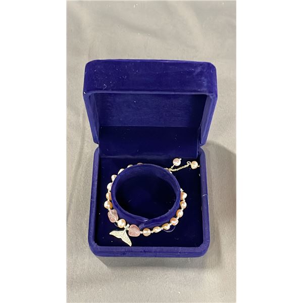 ADJUSTABLE PINK FRESHWATER PEARL BRACELET WITH FISH TAIL CHARM