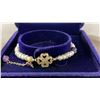 Image 2 : ADJUSTABLE FRESHWATER PEARL BRACELET WITH 4-LEAF CLOVER CHARM