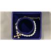 Image 2 : ADJUSTABLE FRESHWATER PEARL BRACELETE WITH CROSS CHARM
