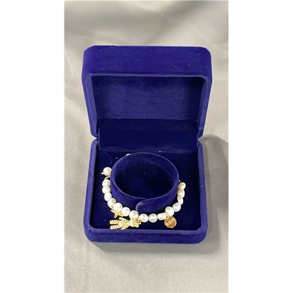 ADJUSTABLE FRESHWATER PEARL BRACELETE WITH TEDDYBEAR CHARM