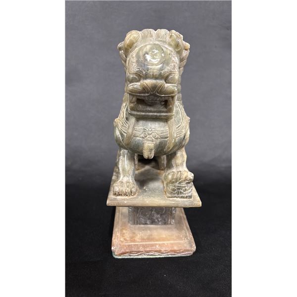 CARVED JADE GUARDIAN LION: 7.5"T X 5"D X 3"W