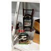 Image 2 : SHELF OF ASSORTED ITEMS INCLUDING; VINTAGE WOOD PICNIC BOX, HOME DECOR, LARGE SALAD BOWL & MORE