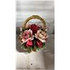 Image 3 : THE FRANKLIN MINT CERAMIC FLORAL ARRANGEMENT