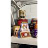 Image 2 : SHELF OF ASSORTED VINTAGE TINS, SNACK PACKAGING & MORE