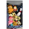 Image 2 : BIN OF ASSORTED STUFFED ANIMALS