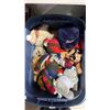 Image 4 : SHELF OF ASSORTED STUFFED ANIMALS