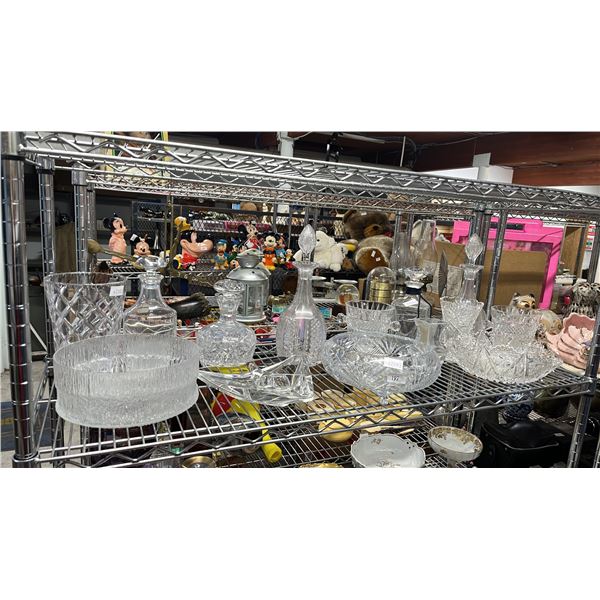 SHELF OF ASSORTED CRYSTALWARE