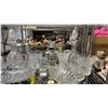 Image 4 : SHELF OF ASSORTED CRYSTALWARE