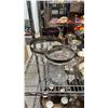 Image 3 : SHELF OF ASSORTED DINNERWARE