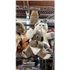 Image 4 : SHELF OF ASSORTED STUFFED ANIMALS