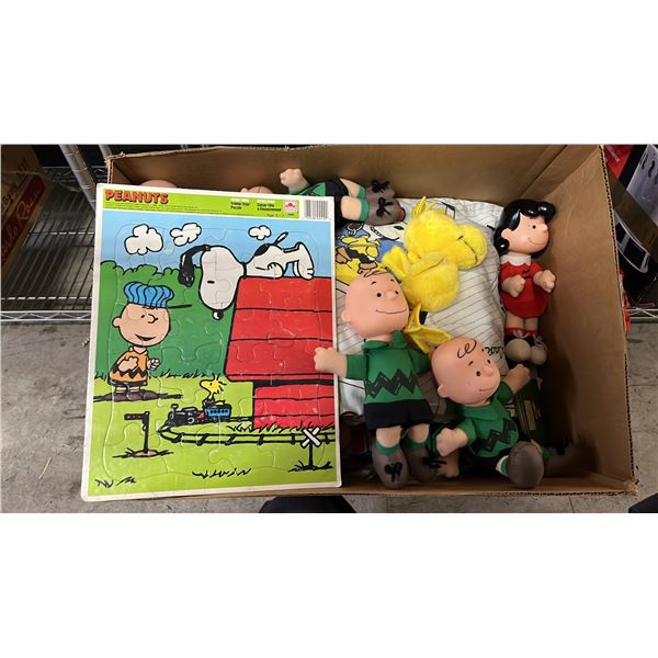 BOX OF ASSORTED PEANUTS COLLECTIBLES
