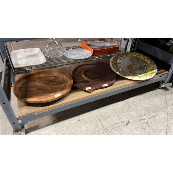 SHELF OF ASSORTED SERVING PLATES
