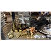 Image 2 : SHELF OF ASSORTED ITEMS INCLUDING; HOME DECOR, BRASS PAPER WEIGHTS. ICE BUCKET & MORE