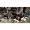Image 4 : SHELF OF ASSORTED ITEMS INCLUDING; HOME DECOR, VASES, BOWLS & MORE