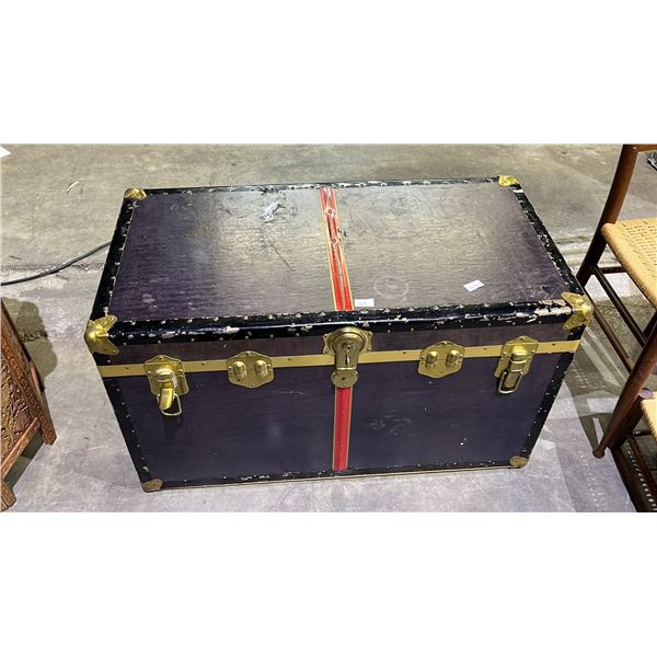 STORAGE CHEST WITH UNKNOWN CONTENTS (LOCKED, NO KEY)