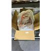 Image 1 : BOX OF WHITE STONES
