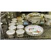 Image 3 : ASSORTED ROYAL WORCHESTER EVESHAM FINE PORCELAIN DINNERWARE