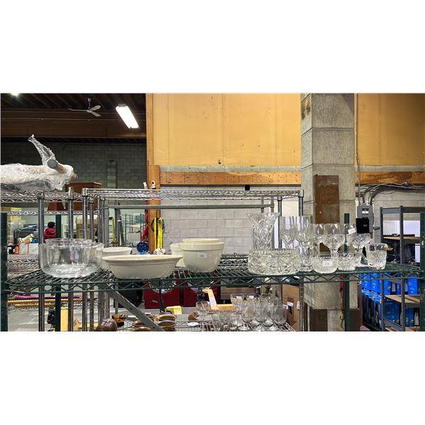 SHELF OF ASSORTED CRYSTALWARE, POTTERY & GLASSWARE