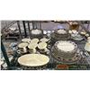Image 1 : 57-PC MIKASA INTAGLIO CAC01 ARABELLA DINNERWARE SET