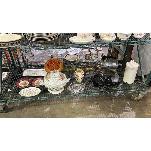 SHELF OF ASSORTED ITEMS INCLUDING; VINTAGE SUNBEAM MIXMASTER STAND MIXER, CITRUS JUICER, COLLECTIBLE