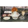 Image 2 : SHELF OF ASSORTED ITEMS INCLUDING; VINTAGE SUNBEAM MIXMASTER STAND MIXER, CITRUS JUICER, COLLECTIBLE