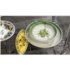 Image 3 : SHELF OF ASSORTED BOWLS & PLATES