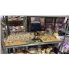 Image 1 : SHELF OF ASSORTED ITEMS INCLUDING; GLASSWARE, OIL LANTERN, HOME DECOR & MORE