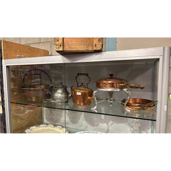 ASSORTED VINTAGE COPPERWARE INCLUDING; TEAPOT, PANS & MORE