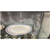 Image 2 : 2 LARGE SERVING PLATES & DECANTER