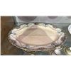 Image 3 : 2 LARGE SERVING PLATES & DECANTER