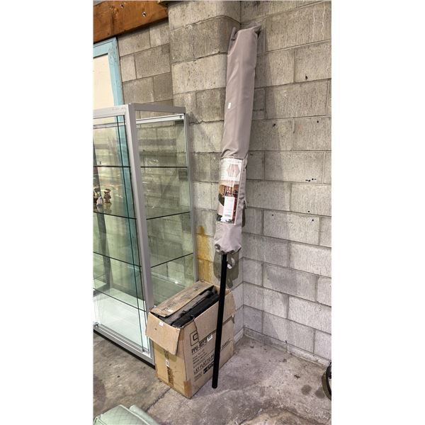 CANVAS PATIO UMBRELLA WITH BASE