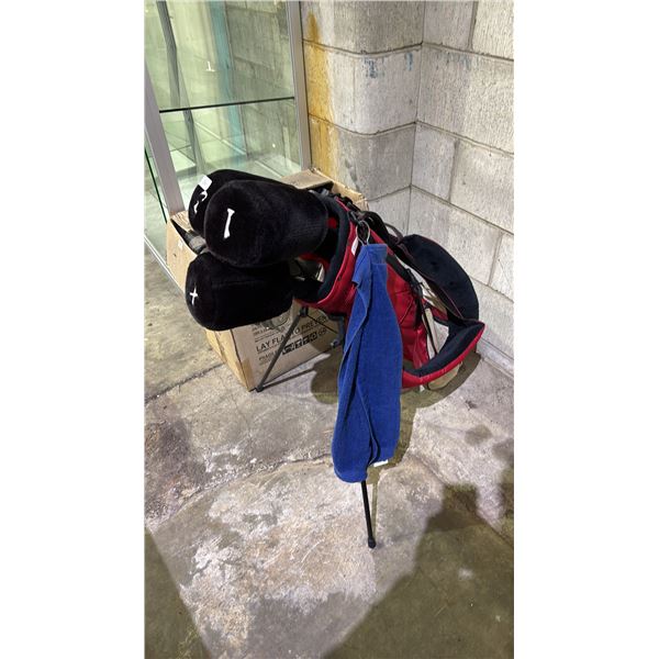 SUN MOUNTAIN GOLF BAG WITH ASSORTED EXECUTIVE RH GOLF CLUBS