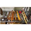 Image 3 : SHELF OF ASSORTED VINTAGE CHINESE INSTRUMENTS