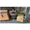 Image 3 : SHELF OF ASSORTED ITEMS INCLUDING; LOCKBOXES, DECOR & HORN STAND
