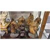 Image 3 : SHELF OF ASSORTED CHINESE HOME DECOR ITEMS