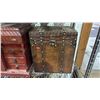 Image 4 : SHELF OF ASSORTED CHINESE ITEMS INCLUDING; JEWELRY BOX, LOCK BOX & TEA CADDY