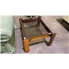 Image 2 : GLASS TOP END TABLE 18" X 24" X 13"