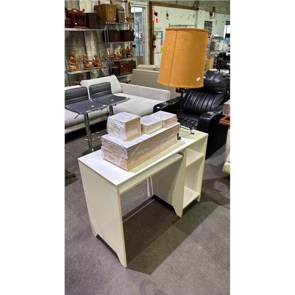 DESK, DESK LAMP WITH SHADE & WOOD FURNITURE PIECES