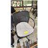 Image 3 : 3 ASSORTED OFFICE CHAIRS